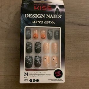 NEW Kiss Nails Halloween Medium Gray White Ghost Pumpkin Web. Glow in dark.